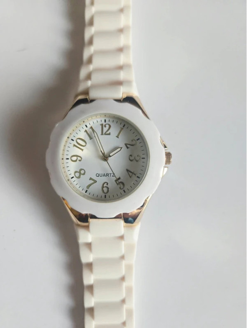 White & Gold Women’s Quartz Watch Rubber Band